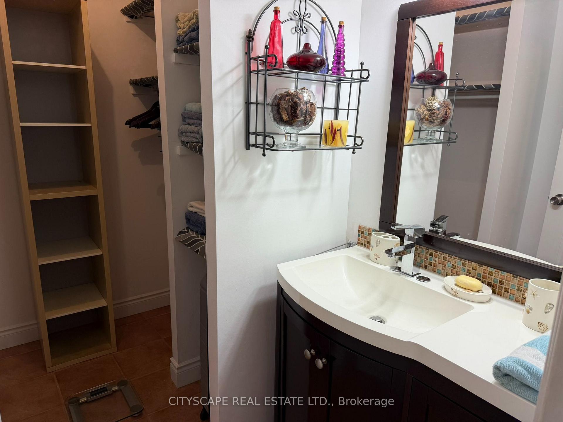 Photo 7 of Unit 507, 355 Rathburn Road E, Mississauga, Rathwood — HOMEH