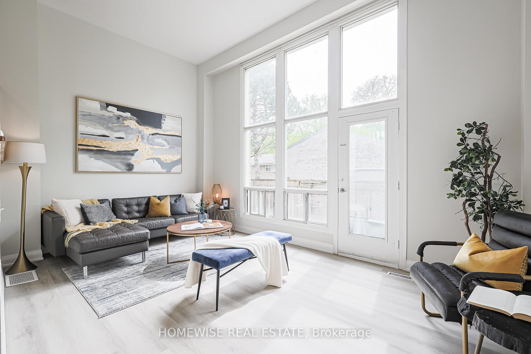 Photo of Unit 33, 560 Waverly Street N