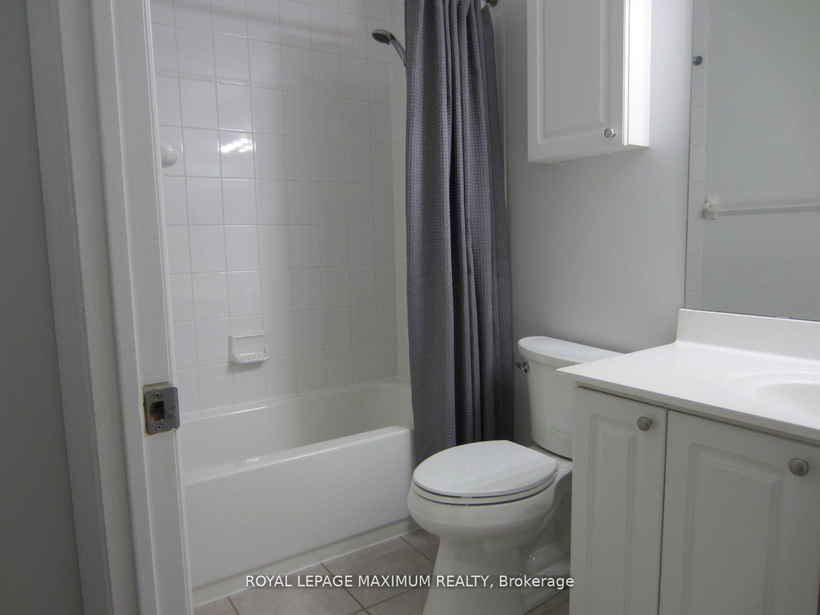 Photo 8 of Unit 327, 8201 Islington Avenue, Vaughan, Islington Woods — HOMEH
