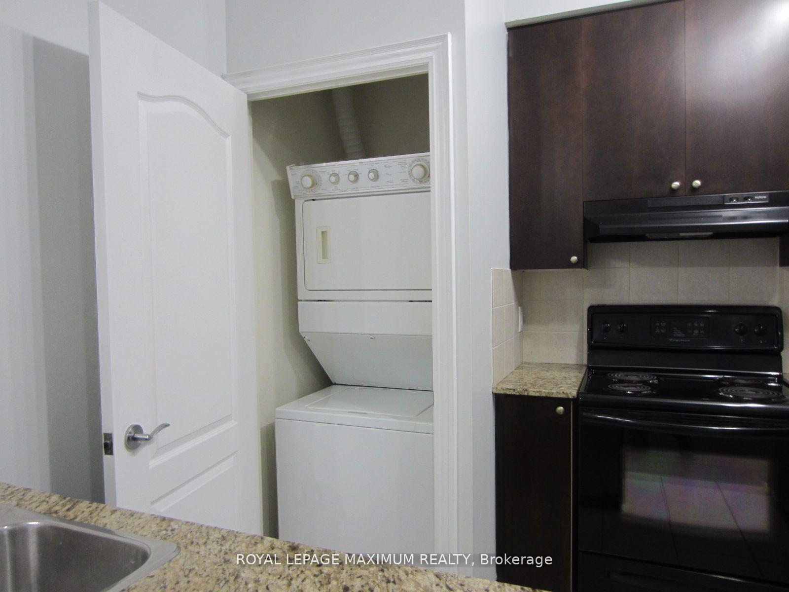 Photo 11 of Unit 327, 8201 Islington Avenue, Vaughan, Islington Woods — HOMEH