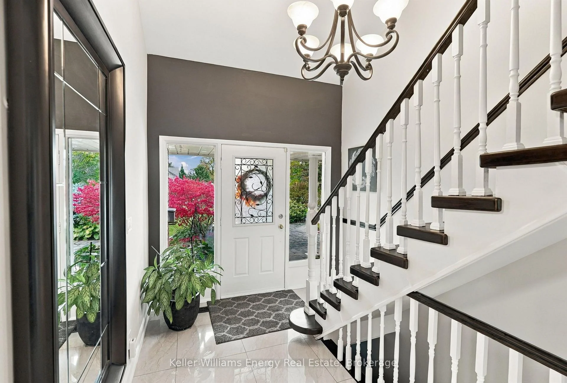 Photo 14 of 950 Swiss Heights, Oshawa, Pinecrest — HOMEH