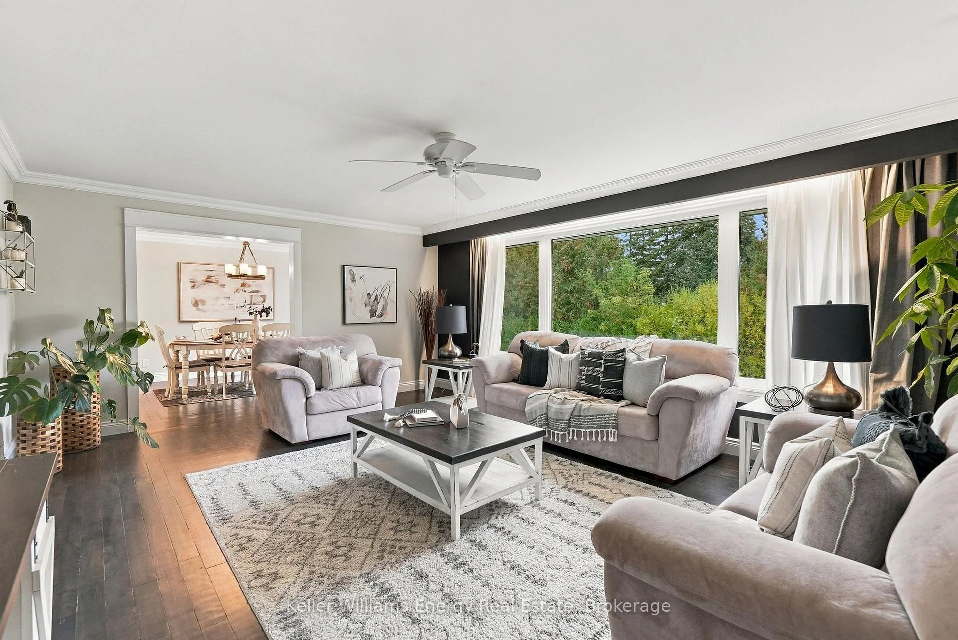 Photo 17 of 950 Swiss Heights, Oshawa, Pinecrest — HOMEH
