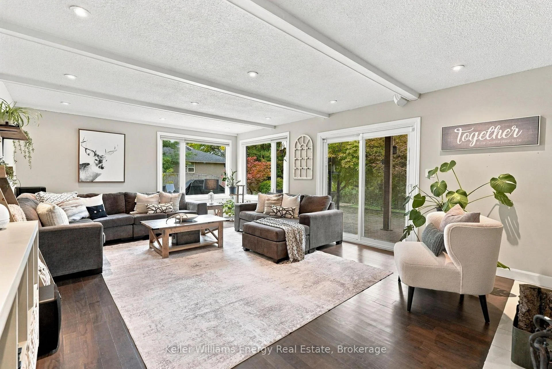 Photo 25 of 950 Swiss Heights, Oshawa, Pinecrest — HOMEH
