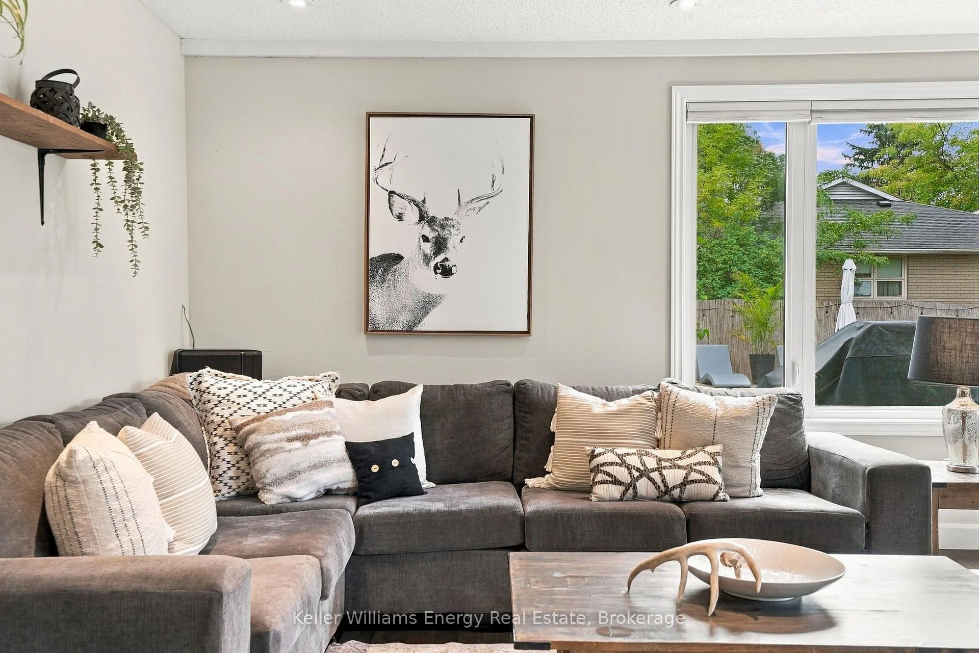 Photo 26 of 950 Swiss Heights, Oshawa, Pinecrest — HOMEH