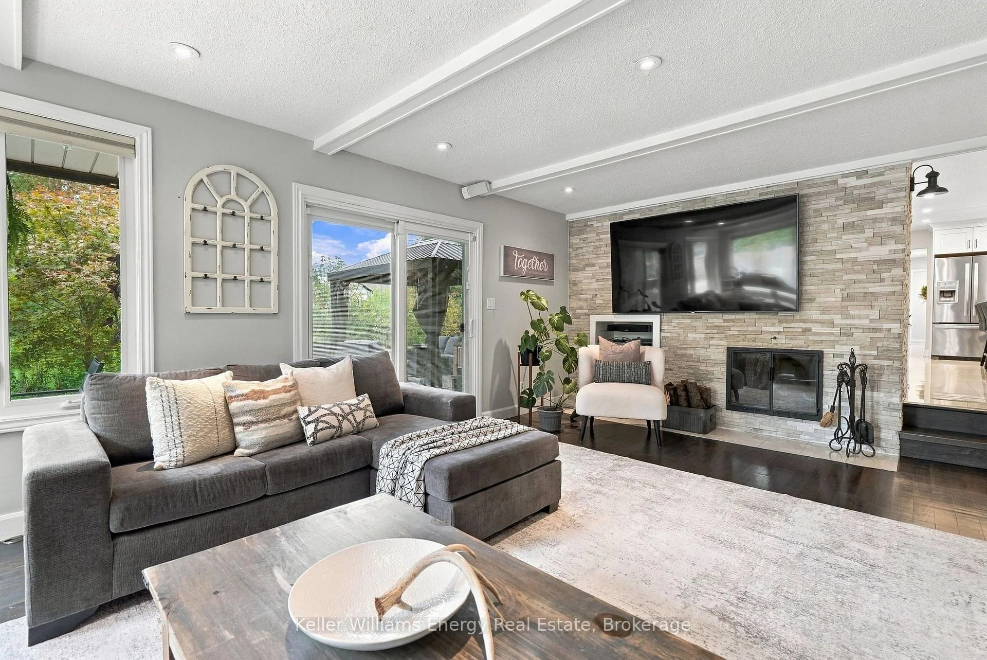 Photo 27 of 950 Swiss Heights, Oshawa, Pinecrest — HOMEH