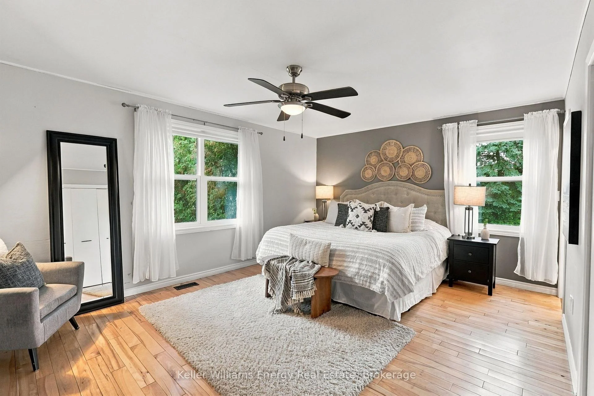 Photo 34 of 950 Swiss Heights, Oshawa, Pinecrest — HOMEH