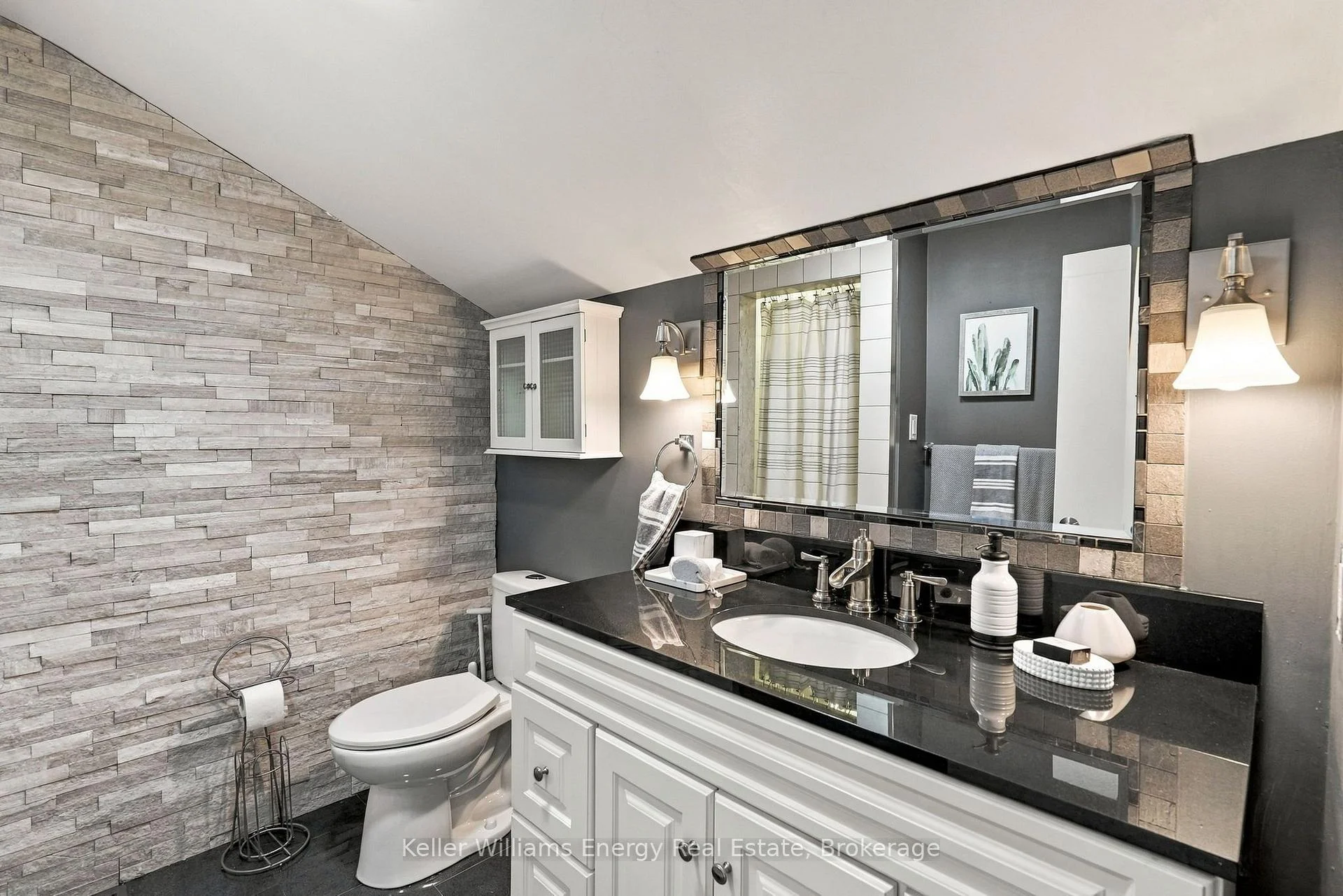 Photo 38 of 950 Swiss Heights, Oshawa, Pinecrest — HOMEH