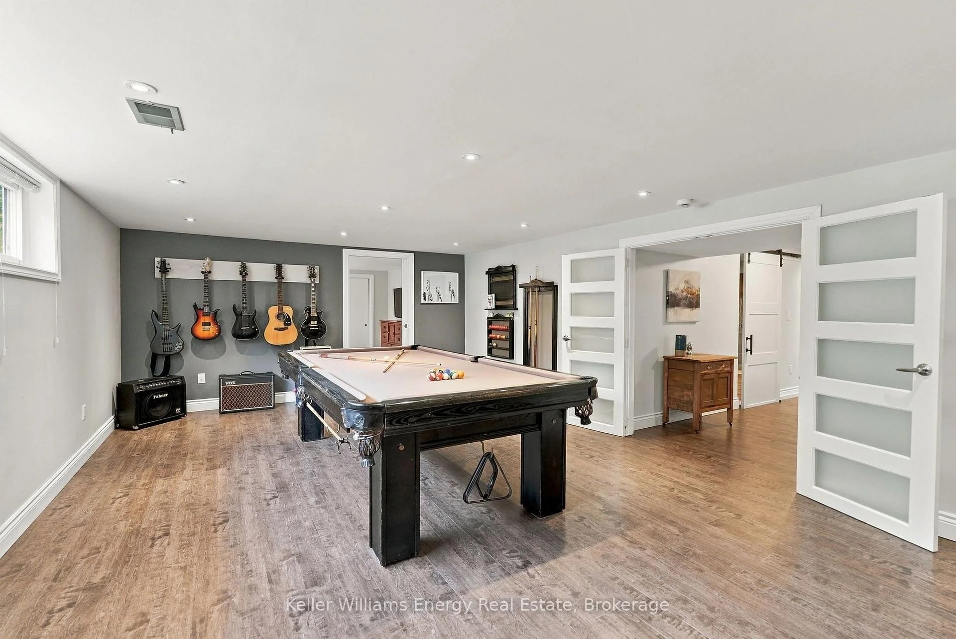Photo 41 of 950 Swiss Heights, Oshawa, Pinecrest — HOMEH