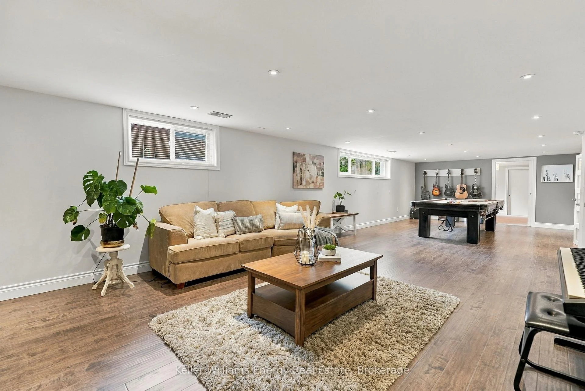 Photo 42 of 950 Swiss Heights, Oshawa, Pinecrest — HOMEH