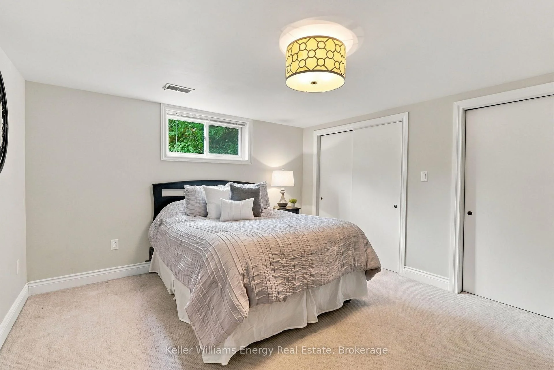Photo 43 of 950 Swiss Heights, Oshawa, Pinecrest — HOMEH