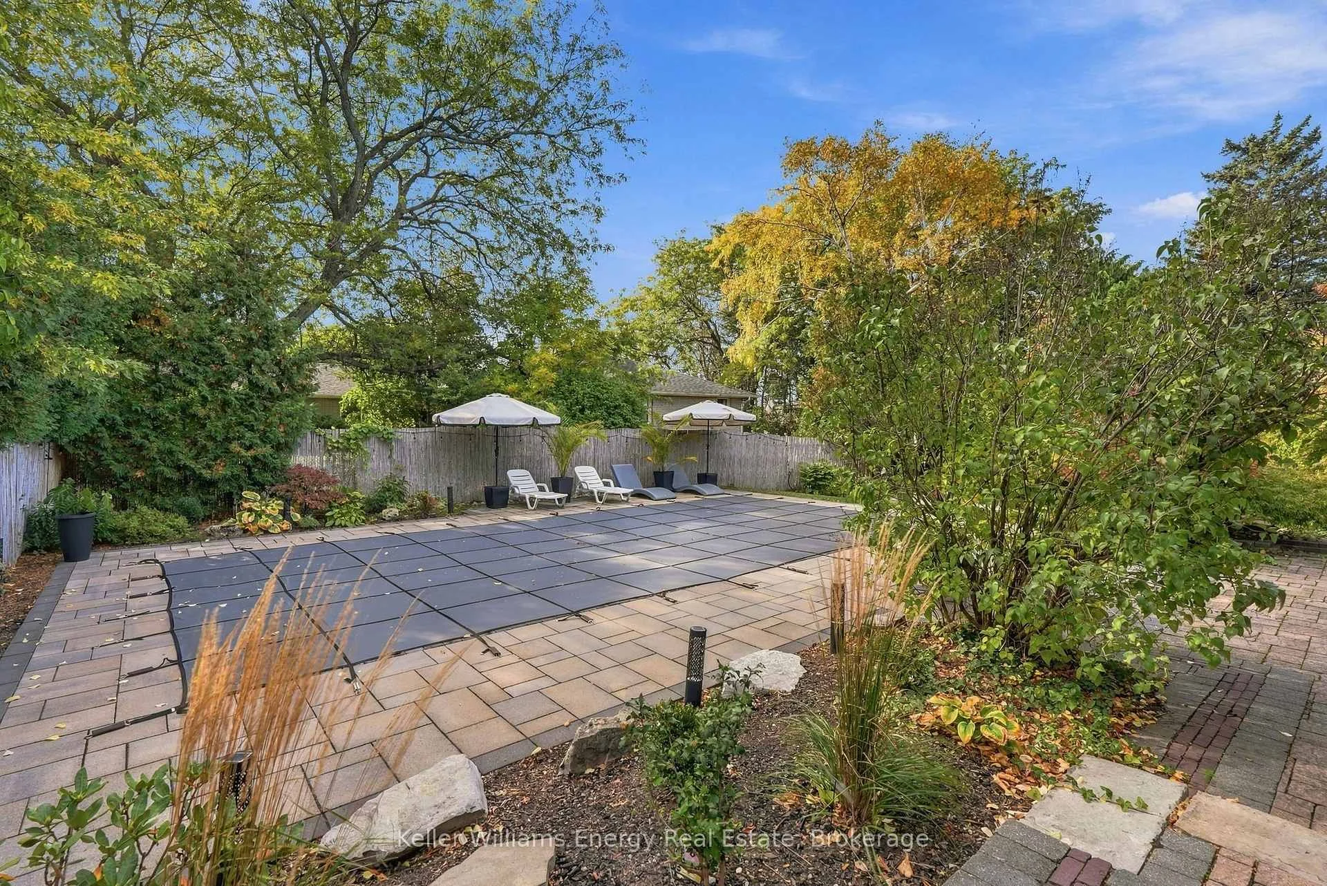 Photo 47 of 950 Swiss Heights, Oshawa, Pinecrest — HOMEH