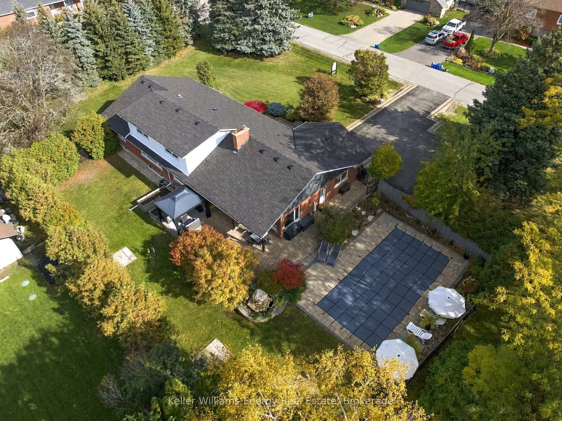 Photo 56 of 950 Swiss Heights, Oshawa, Pinecrest — HOMEH
