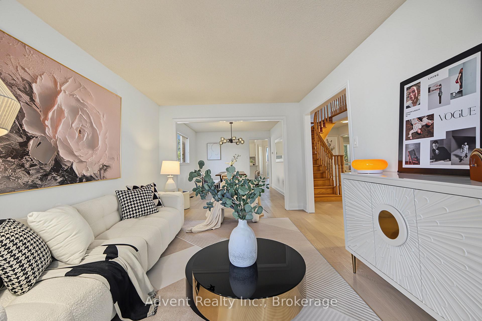 Photo 5 of 108 Valleyway Crescent, Vaughan, Maple — HOMEH