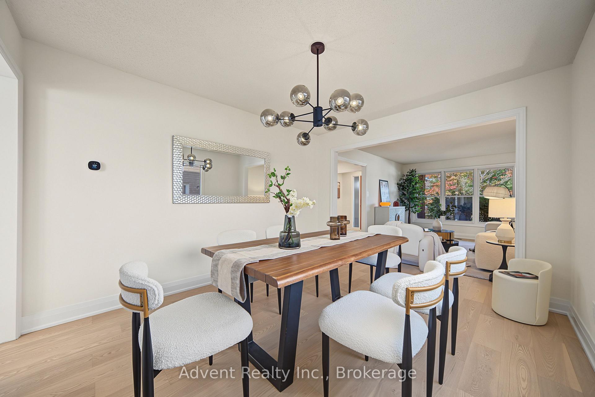 Photo 12 of 108 Valleyway Crescent, Vaughan, Maple — HOMEH