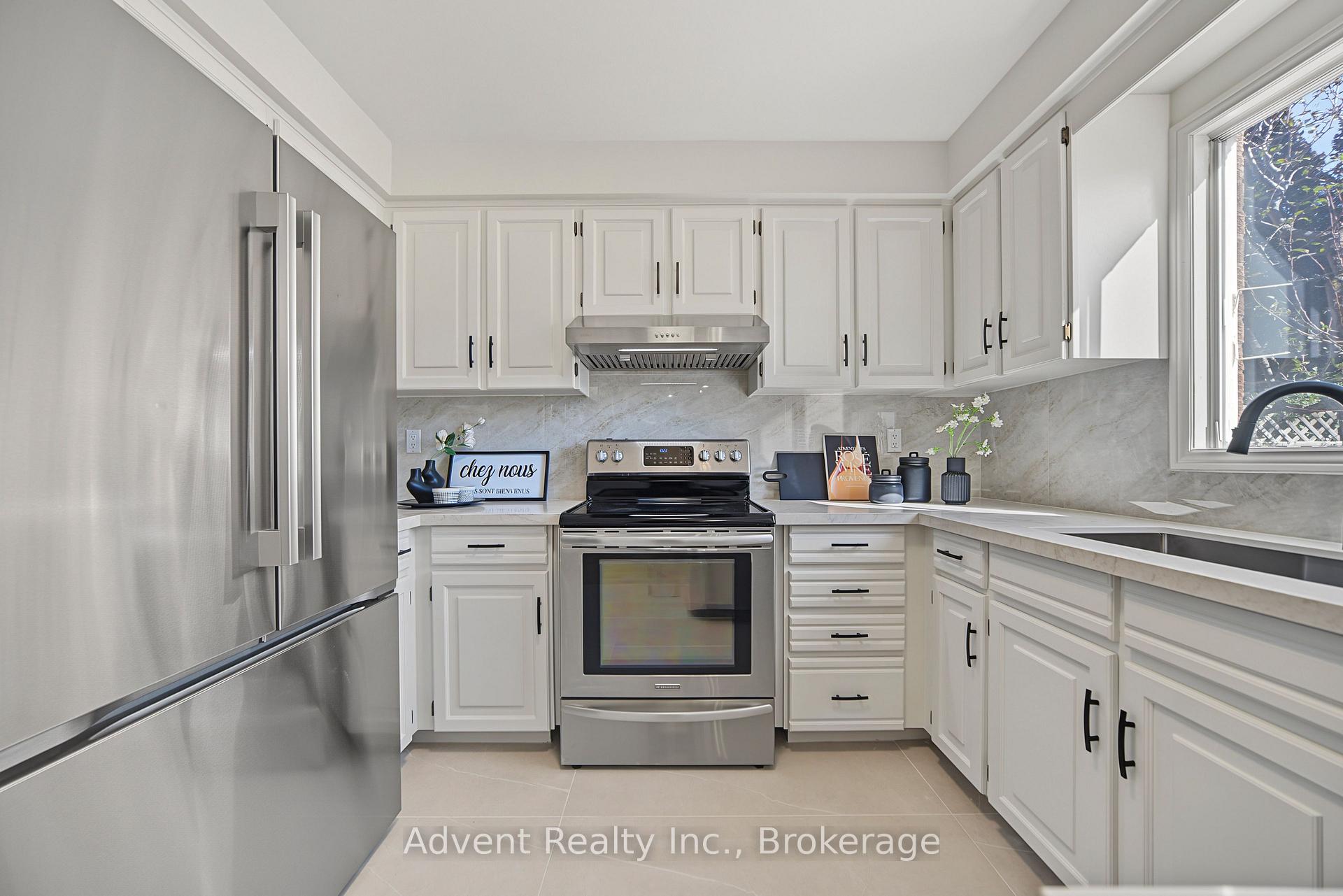Photo 15 of 108 Valleyway Crescent, Vaughan, Maple — HOMEH