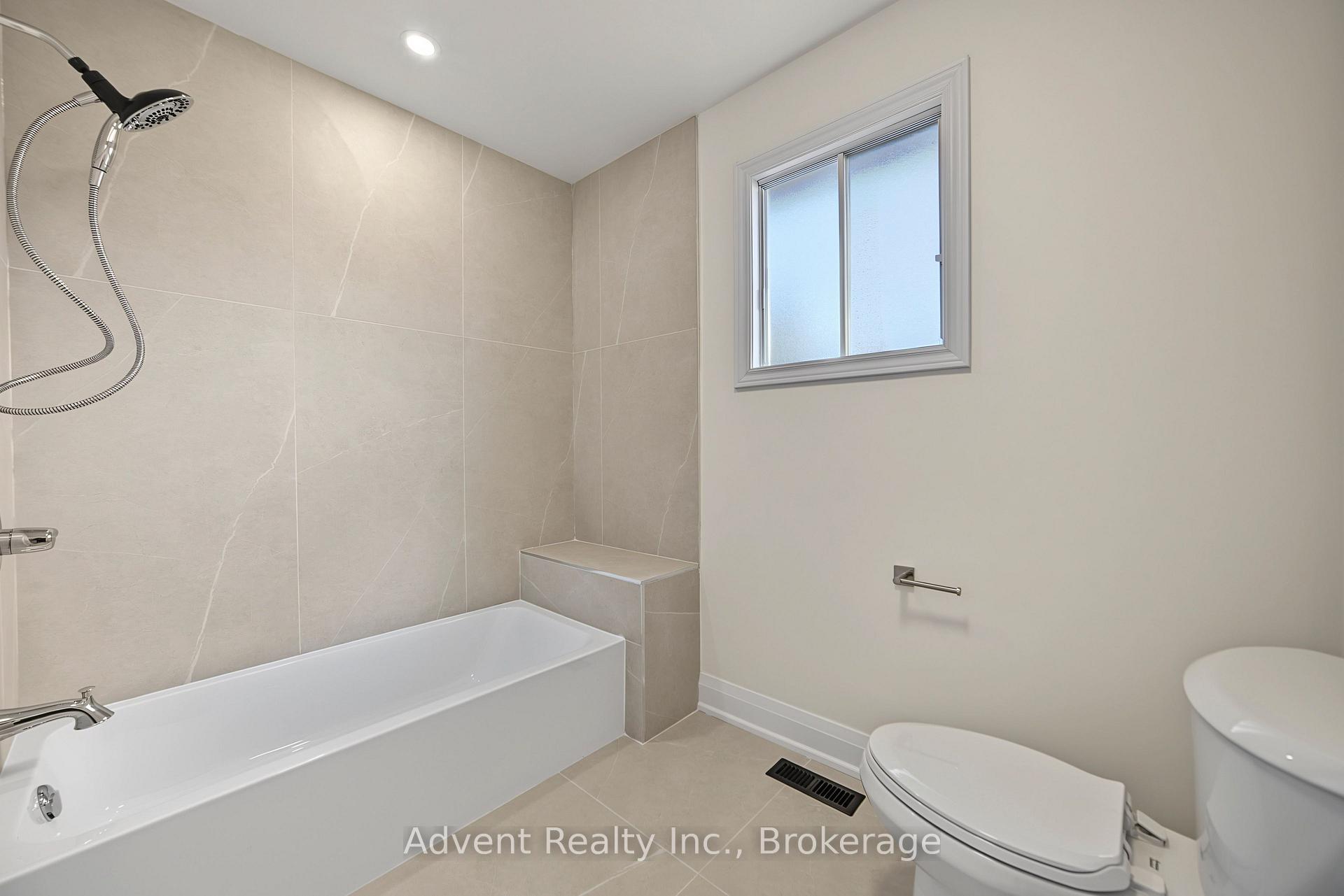 Photo 32 of 108 Valleyway Crescent, Vaughan, Maple — HOMEH
