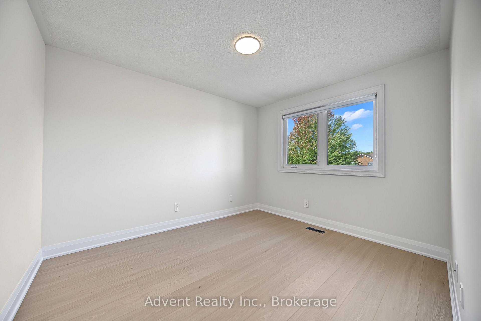 Photo 33 of 108 Valleyway Crescent, Vaughan, Maple — HOMEH