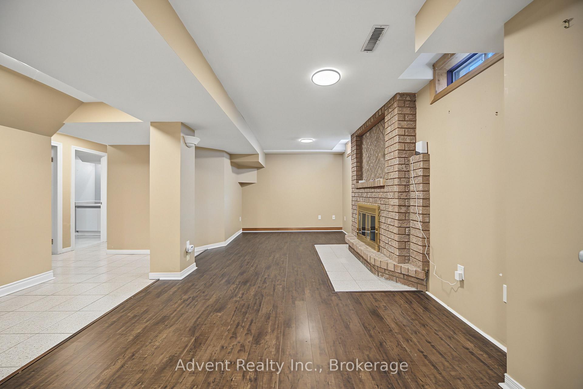Photo 44 of 108 Valleyway Crescent, Vaughan, Maple — HOMEH