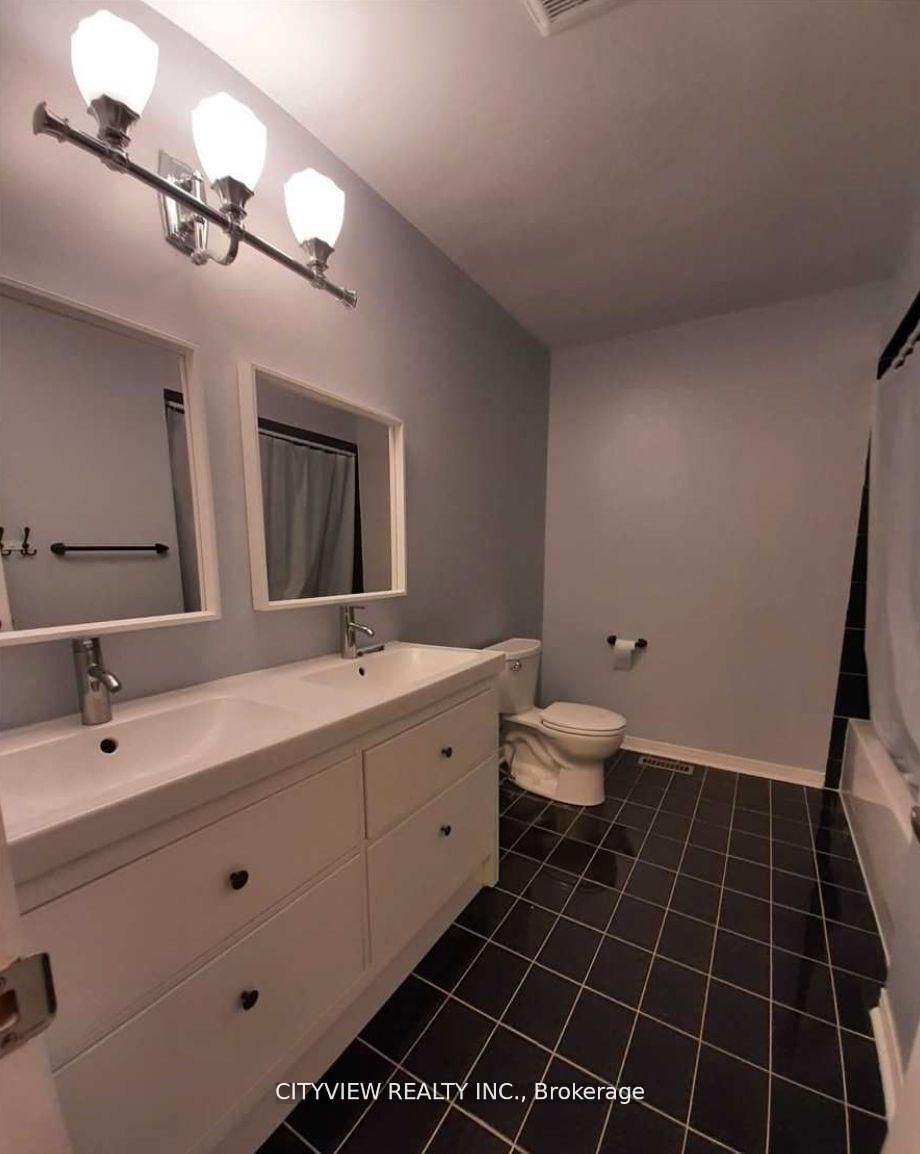 Photo 7 of 2140 Oakpoint Road, Oakville, West Oak Trails — HOMEH