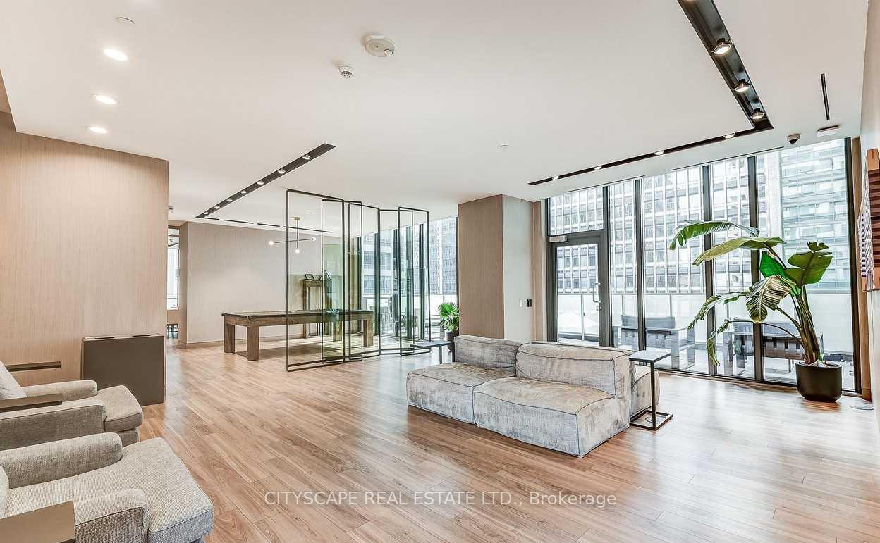 Photo 4 of Unit 1707, 25 Richmond Street E, Toronto, Church-Yonge Corridor — HOMEH