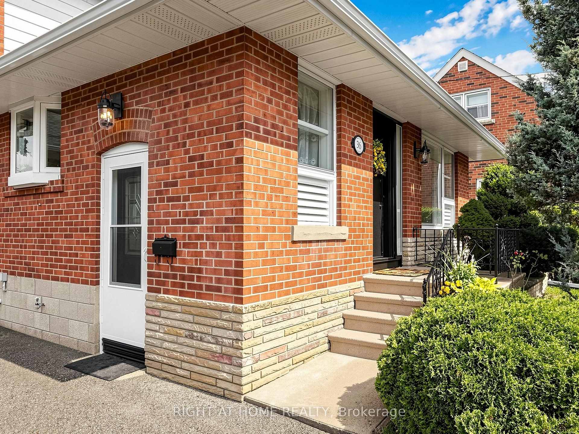 Photo 3 of 36 Joanna Drive E, Scarborough, Wexford-Maryvale — HOMEH