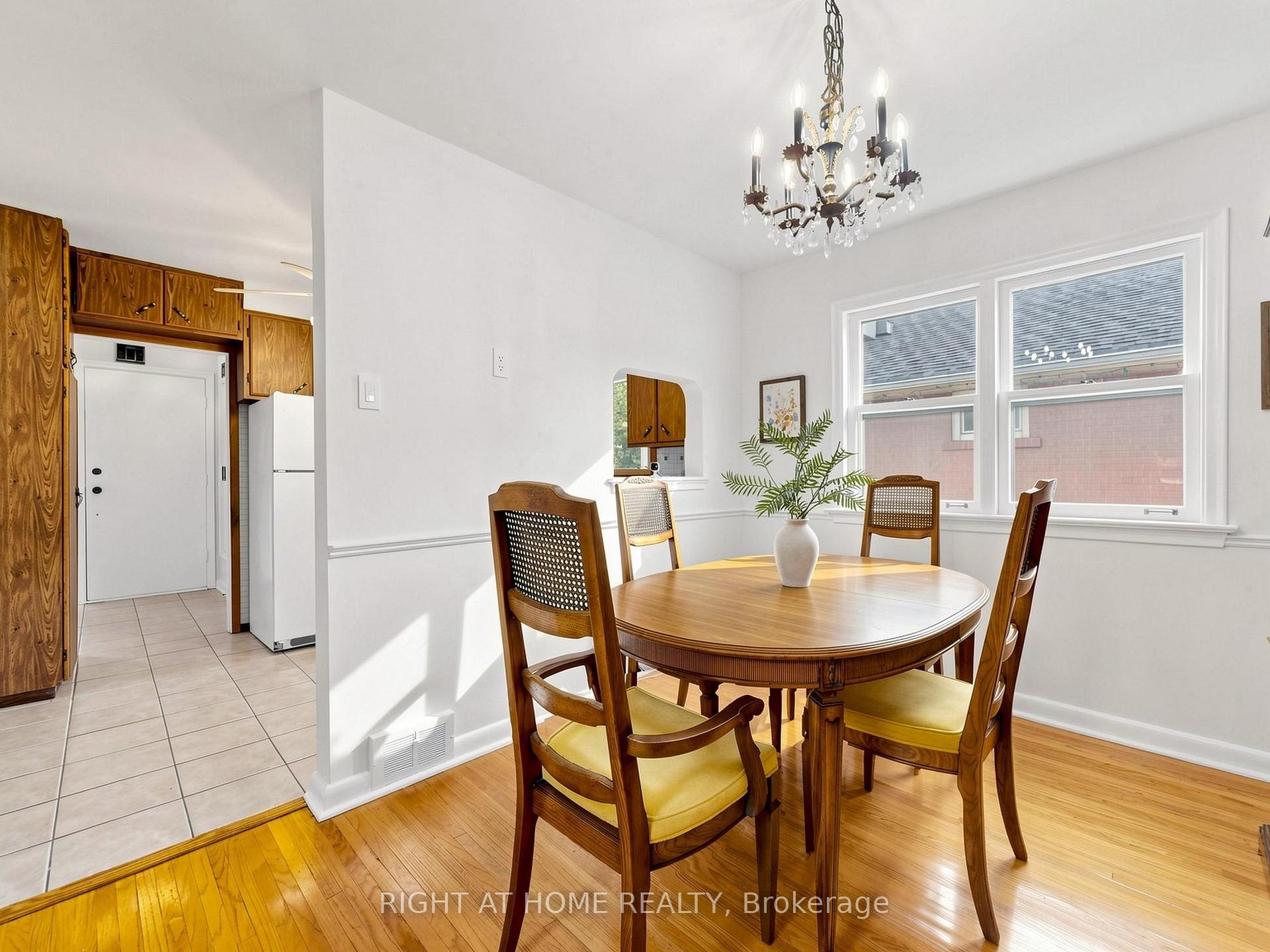 Photo 7 of 36 Joanna Drive E, Scarborough, Wexford-Maryvale — HOMEH