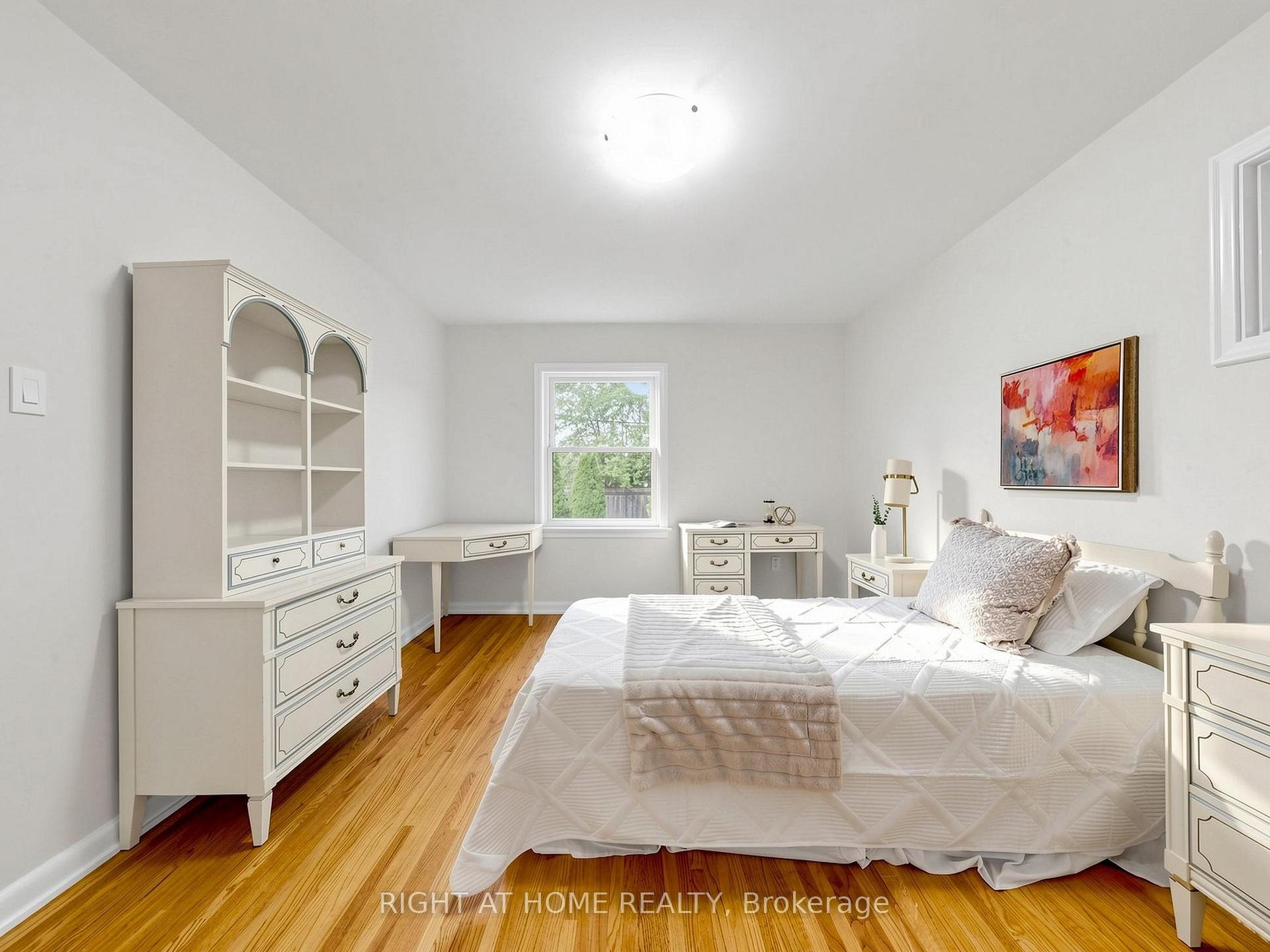 Photo 11 of 36 Joanna Drive E, Scarborough, Wexford-Maryvale — HOMEH