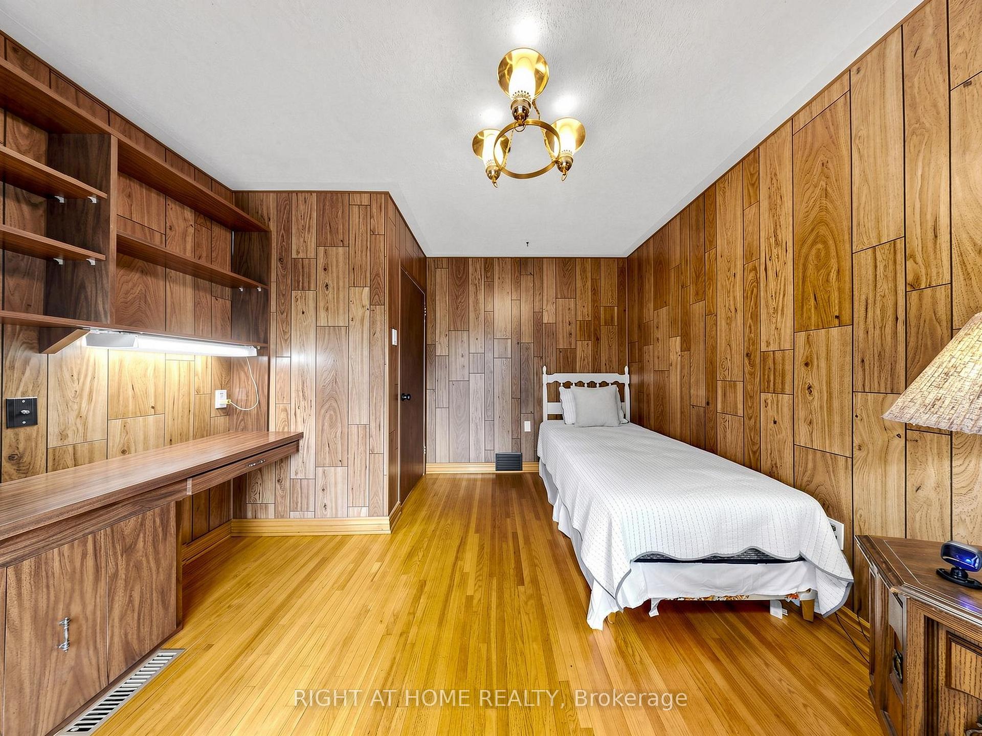 Photo 13 of 36 Joanna Drive E, Scarborough, Wexford-Maryvale — HOMEH
