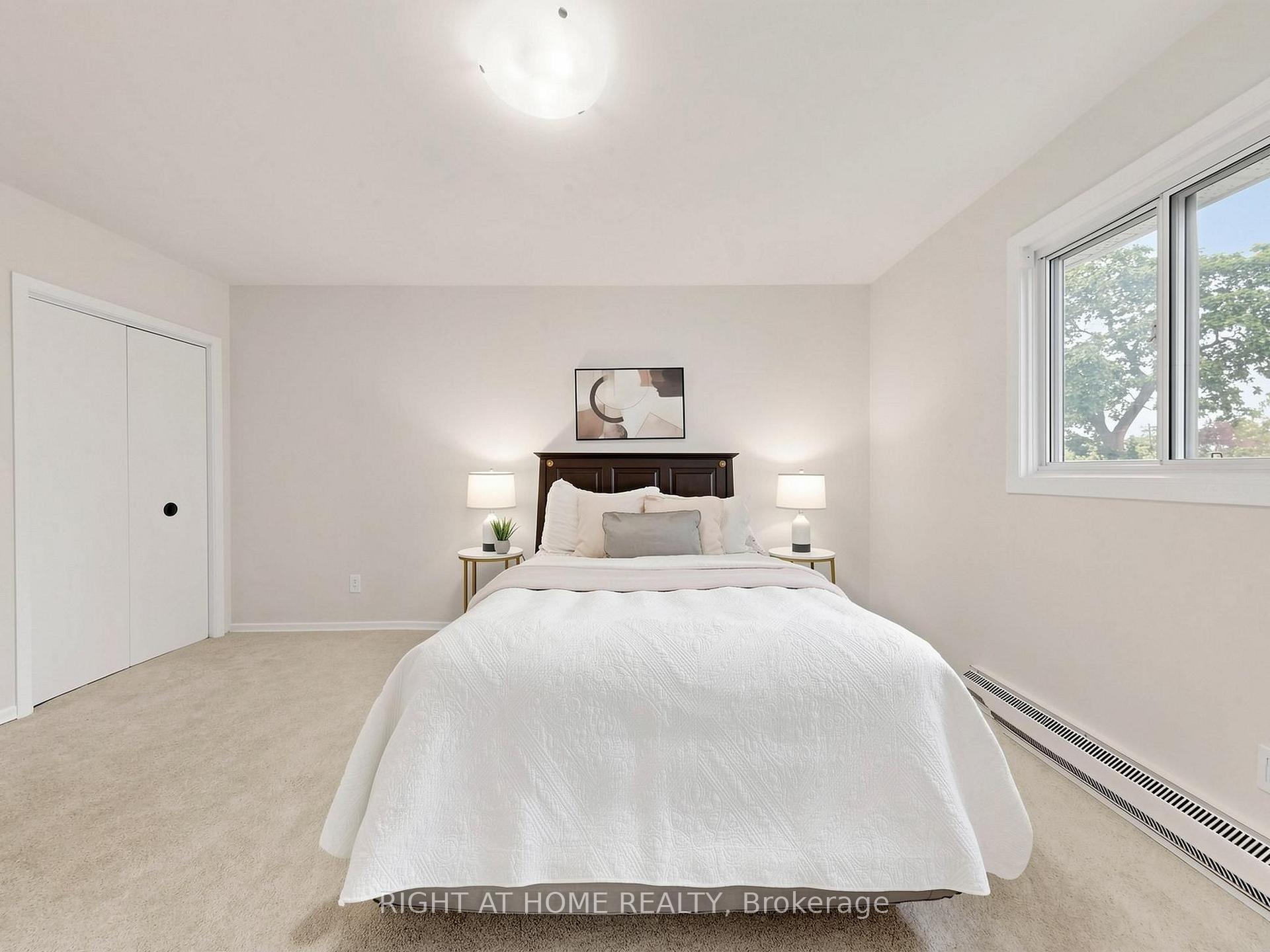 Photo 19 of 36 Joanna Drive E, Scarborough, Wexford-Maryvale — HOMEH