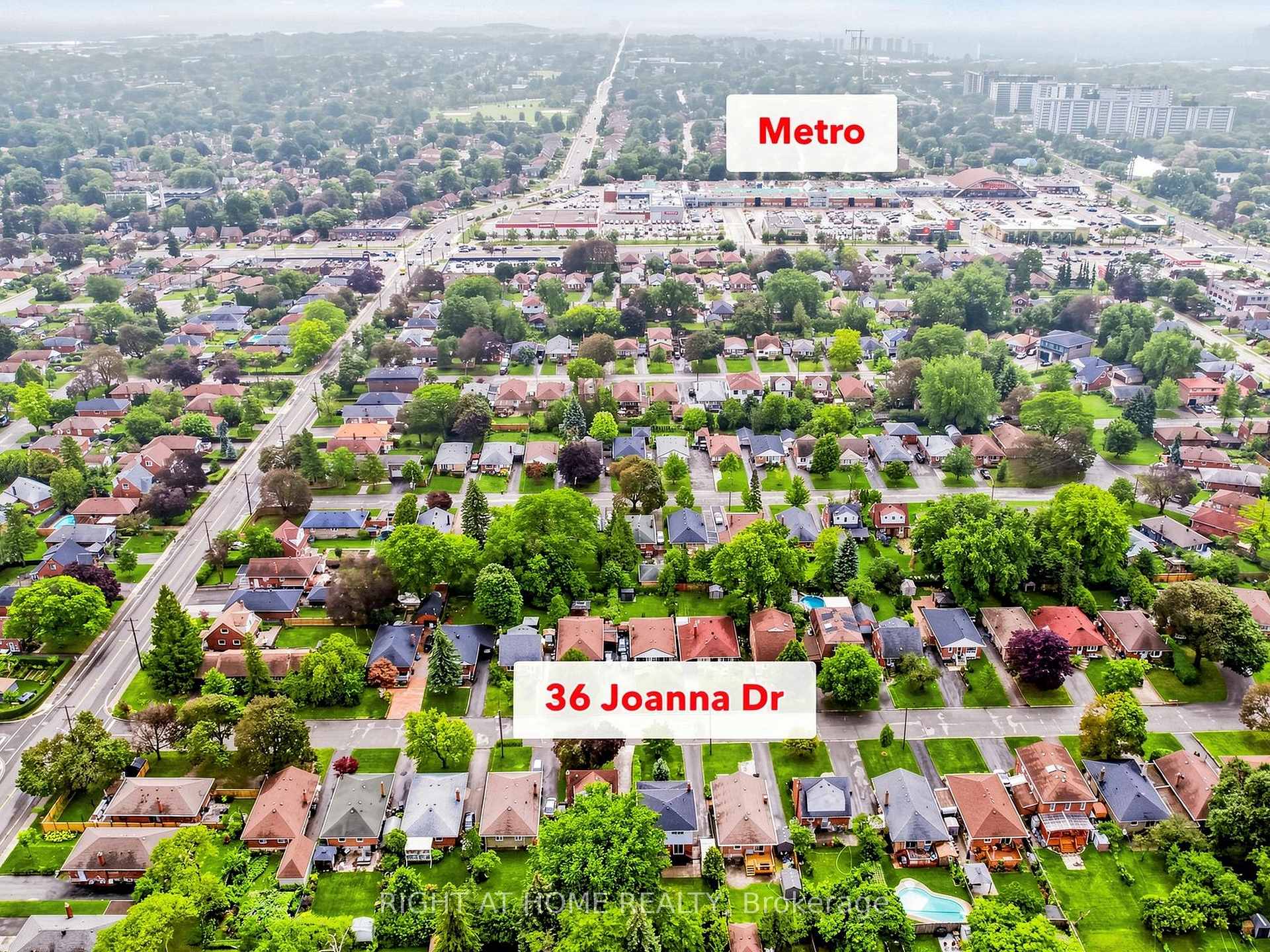 Photo 35 of 36 Joanna Drive E, Scarborough, Wexford-Maryvale — HOMEH