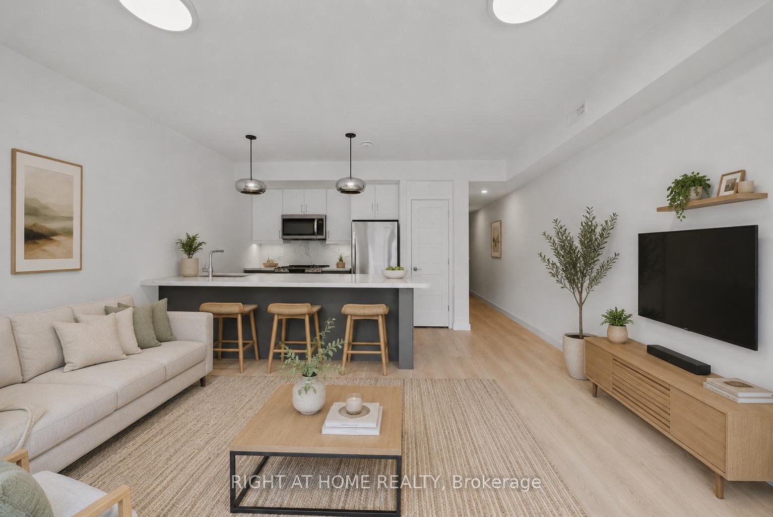 Photo of Unit 2, 367 Howland Avenue