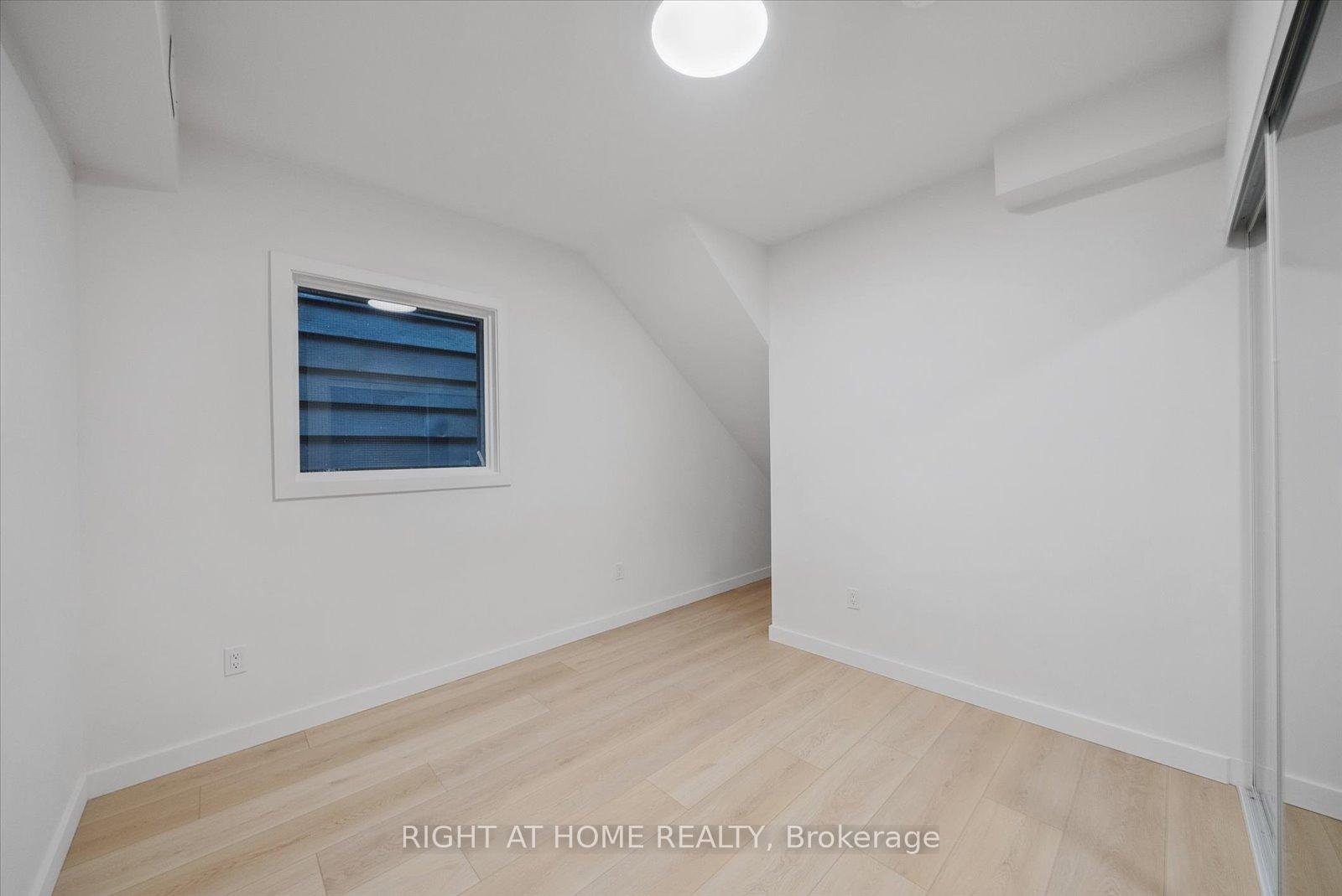Photo 9 of Unit 2, 367 Howland Avenue, Toronto, Casa Loma — HOMEH