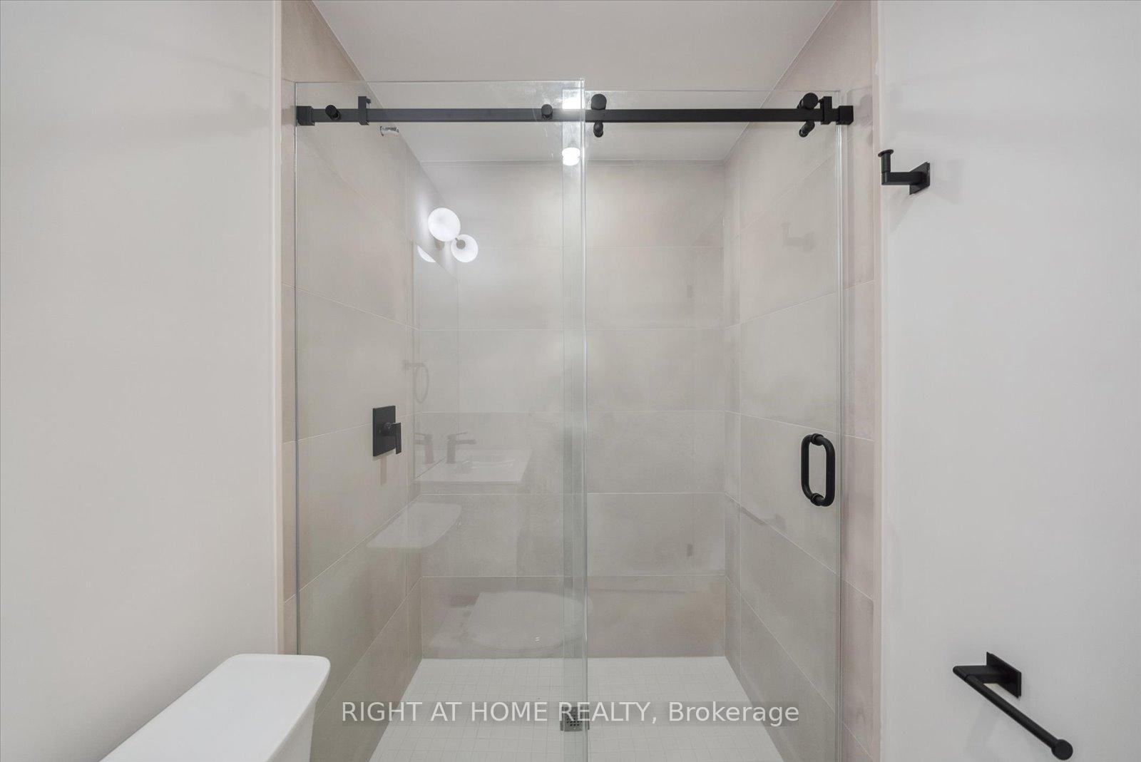 Photo 15 of Unit 2, 367 Howland Avenue, Toronto, Casa Loma — HOMEH
