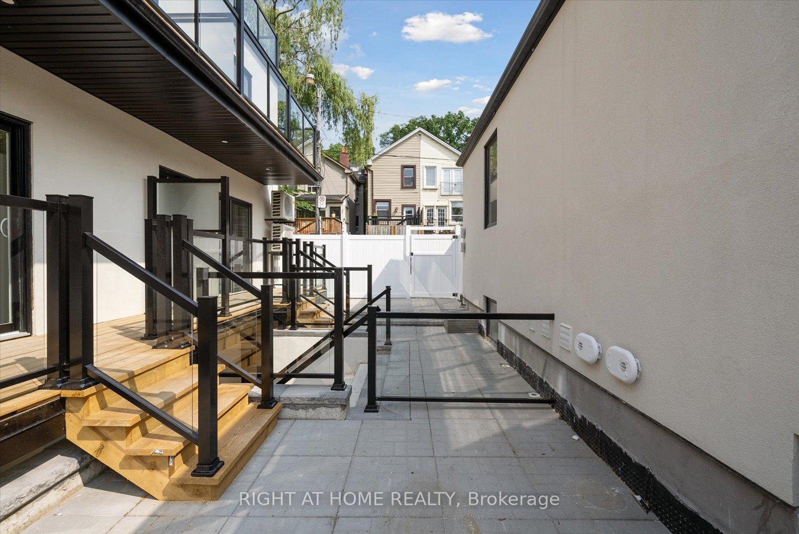 Photo 17 of Unit 2, 367 Howland Avenue, Toronto, Casa Loma — HOMEH