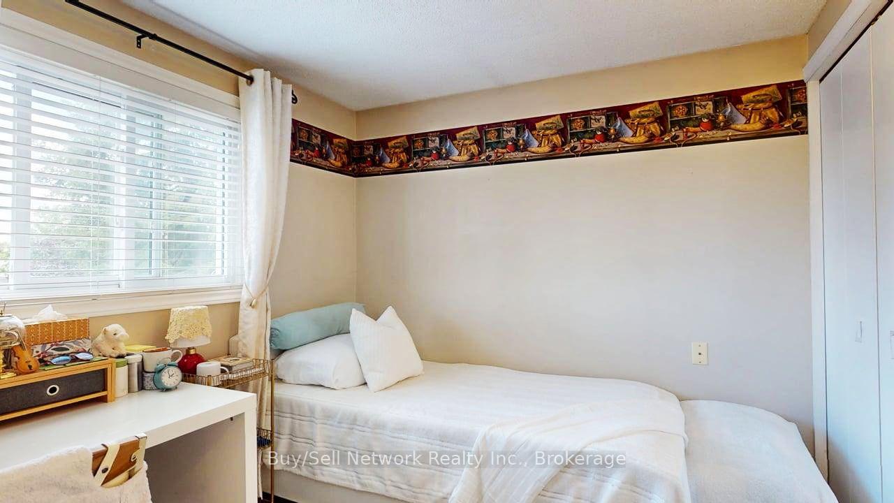 Photo 14 of 2602 Ridgetop Crescent, Peterborough, Ashburnham Ward 4 — HOMEH