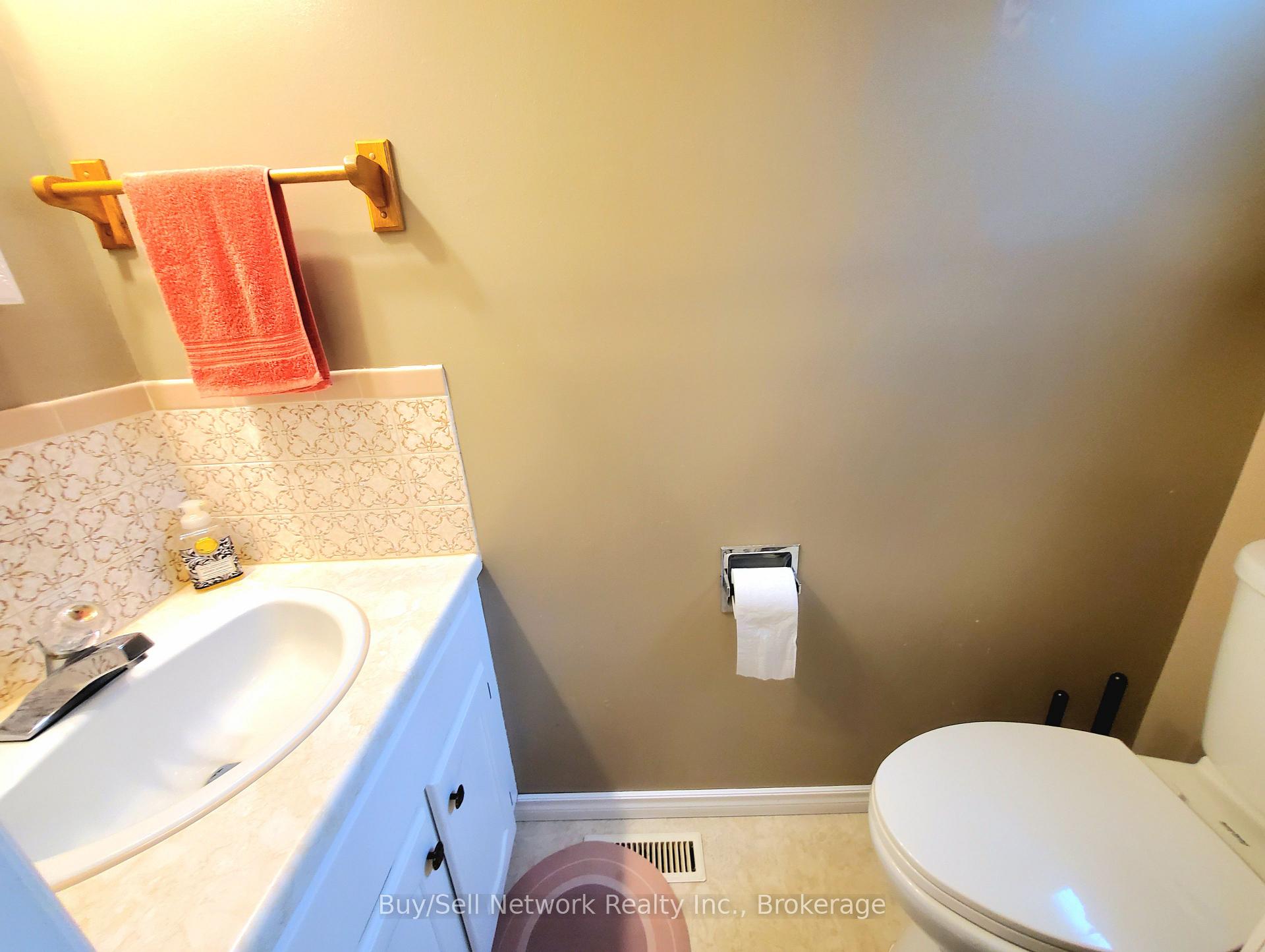 Photo 16 of 2602 Ridgetop Crescent, Peterborough, Ashburnham Ward 4 — HOMEH