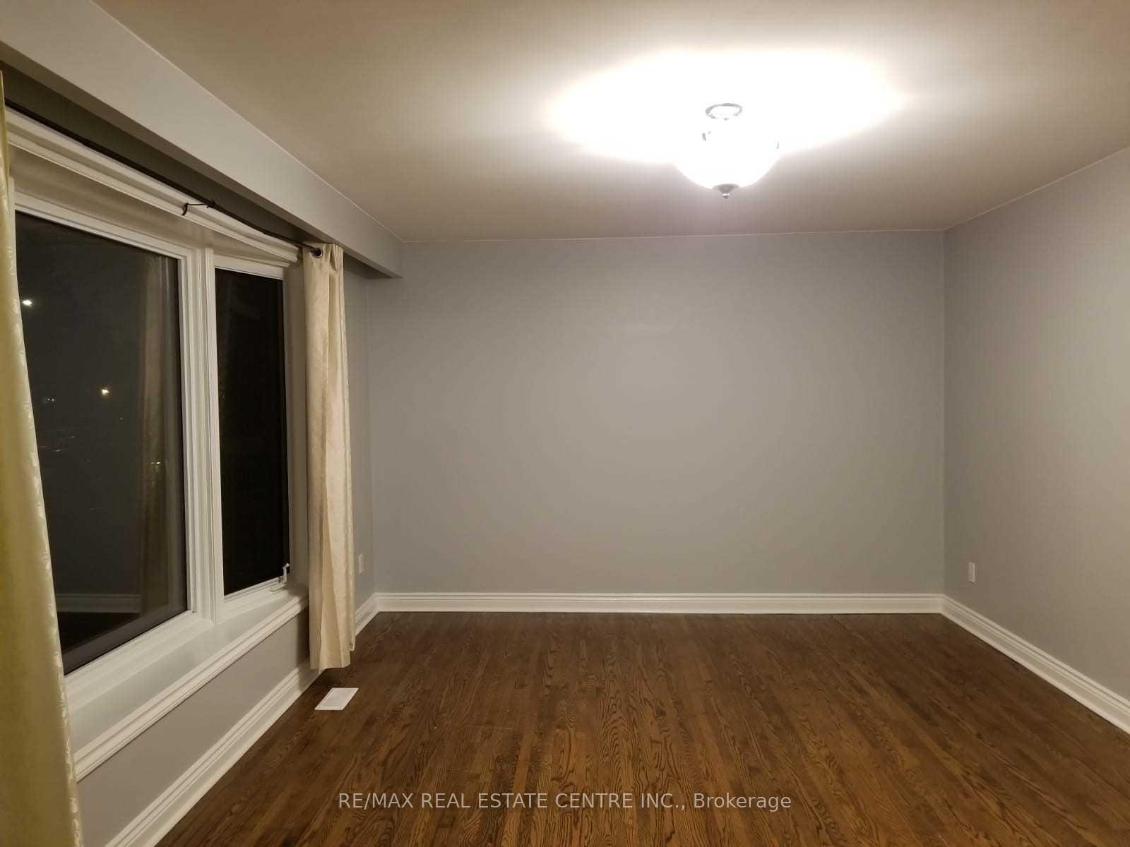 Photo 6 of 363 Duncombe Drive, Burlington, Appleby — HOMEH