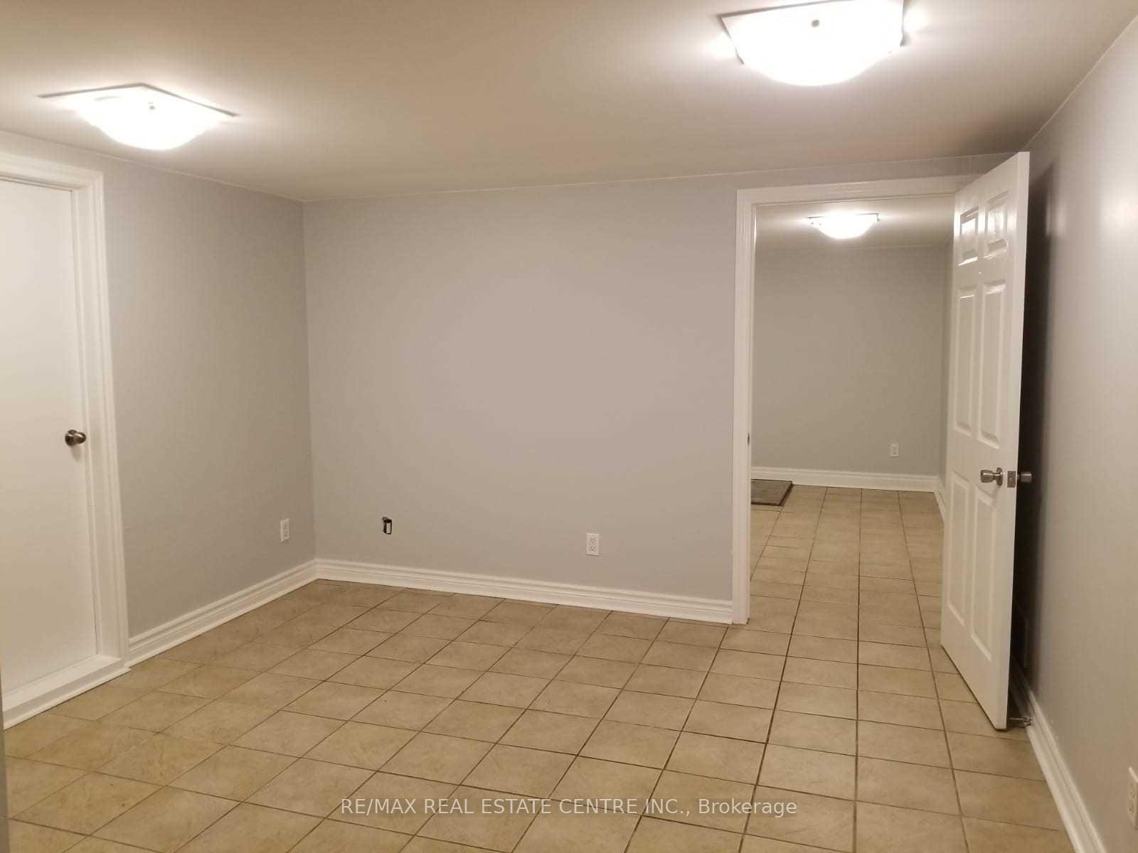 Photo 13 of 363 Duncombe Drive, Burlington, Appleby — HOMEH