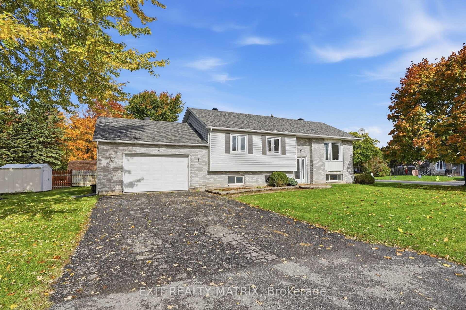 Photo 2 of 2 Maheu Street, Russell, Embrun — HOMEH