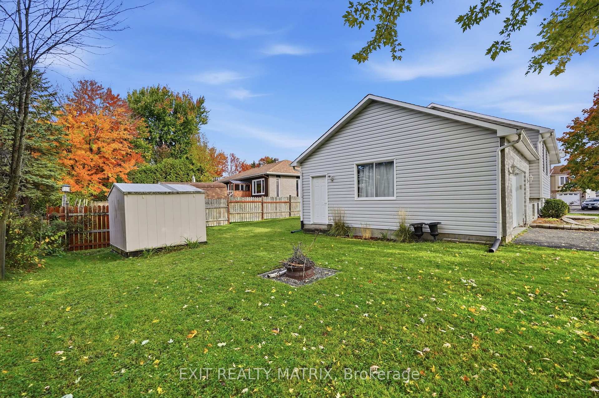 Photo 4 of 2 Maheu Street, Russell, Embrun — HOMEH