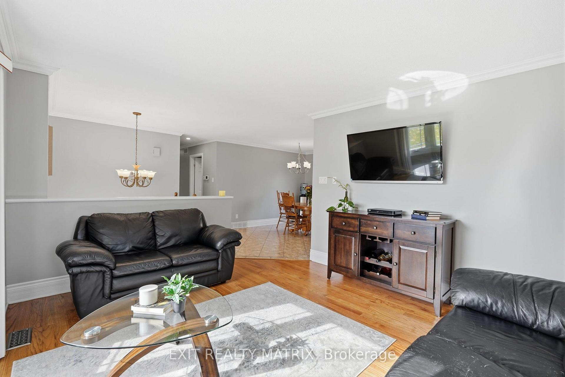 Photo 9 of 2 Maheu Street, Russell, Embrun — HOMEH