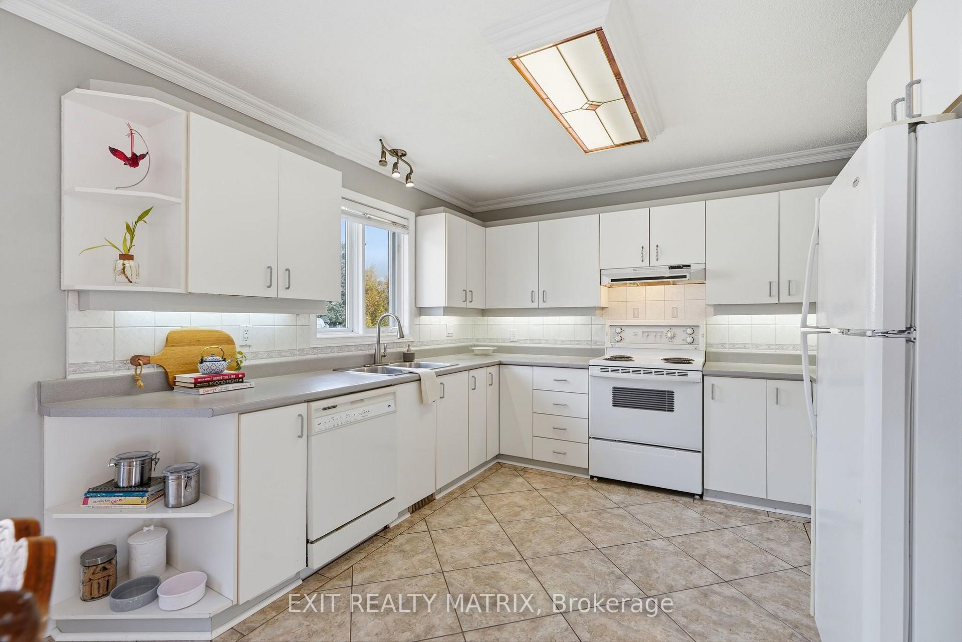 Photo 13 of 2 Maheu Street, Russell, Embrun — HOMEH