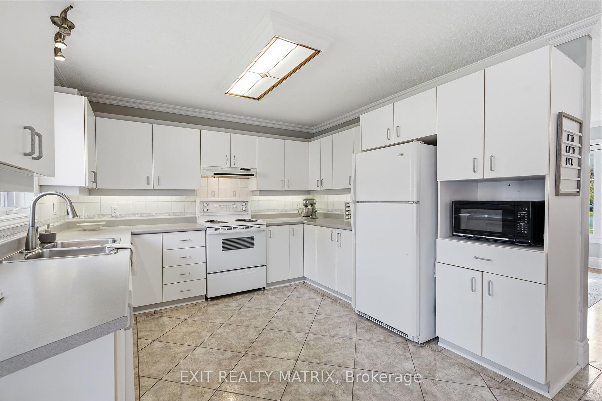 Photo 14 of 2 Maheu Street, Russell, Embrun — HOMEH
