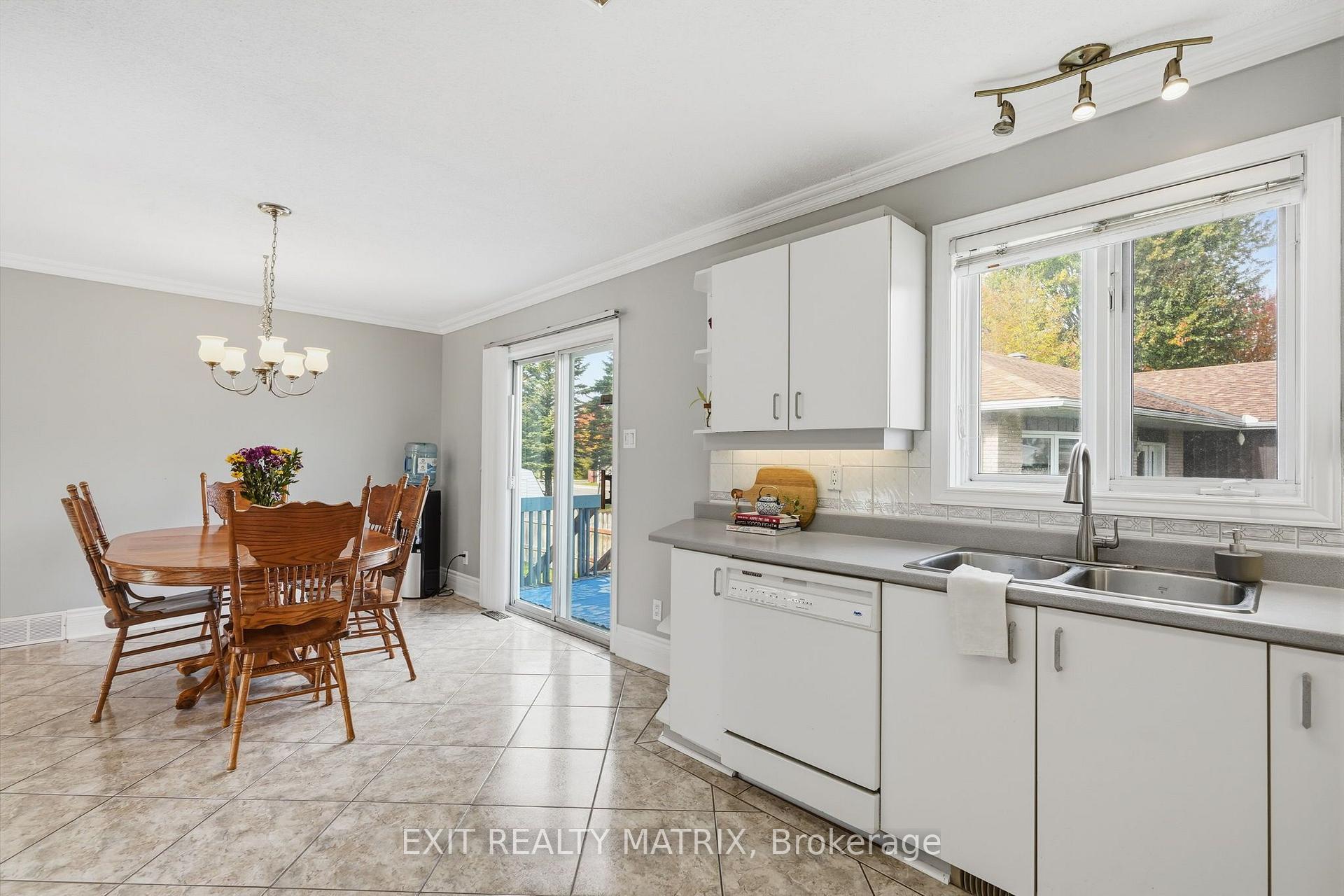 Photo 16 of 2 Maheu Street, Russell, Embrun — HOMEH