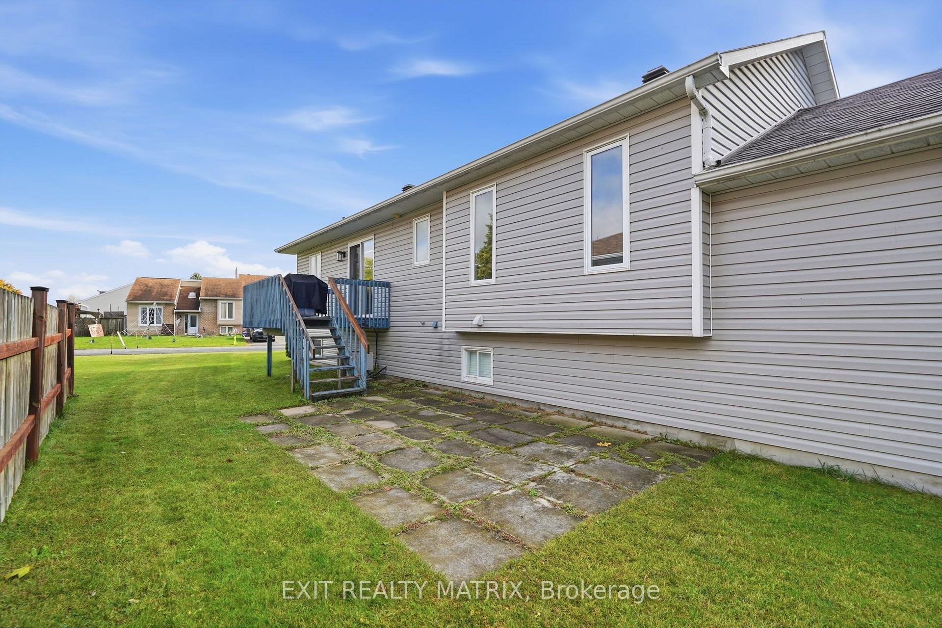 Photo 34 of 2 Maheu Street, Russell, Embrun — HOMEH