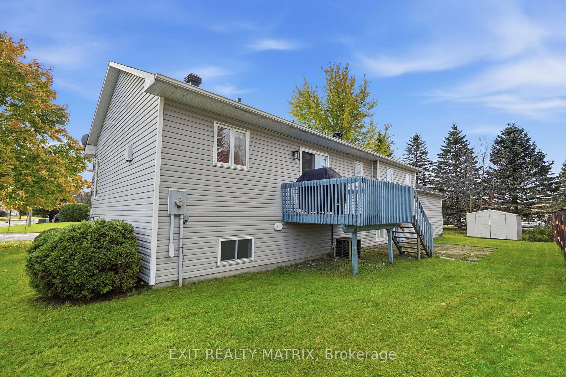 Photo 36 of 2 Maheu Street, Russell, Embrun — HOMEH