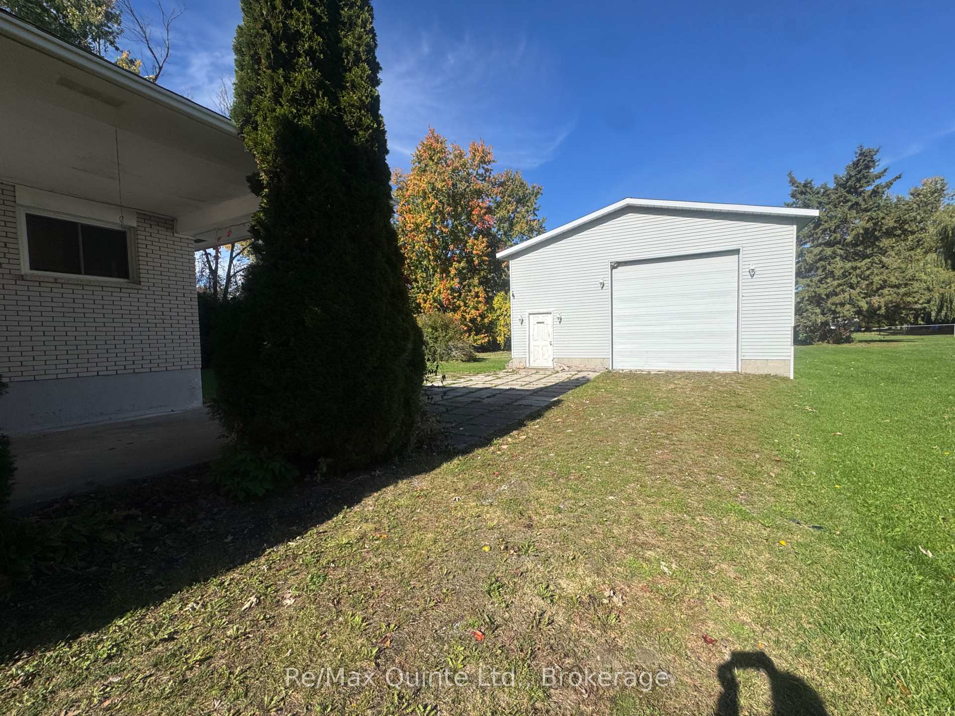 Photo 3 of 20 Ross Avenue, Quinte West, Murray Ward — HOMEH