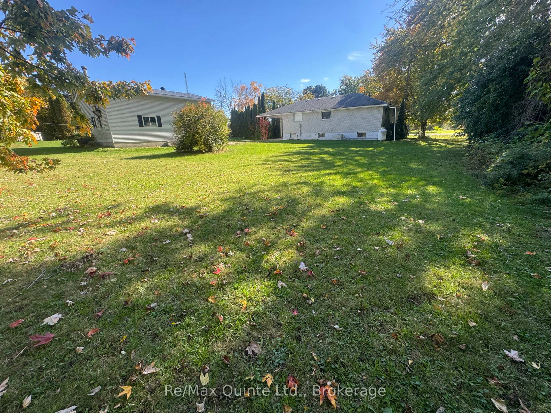 Photo 4 of 20 Ross Avenue, Quinte West, Murray Ward — HOMEH