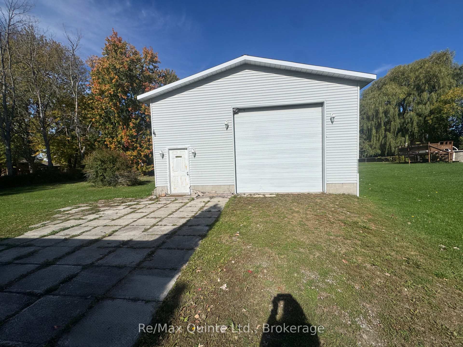 Photo 5 of 20 Ross Avenue, Quinte West, Murray Ward — HOMEH