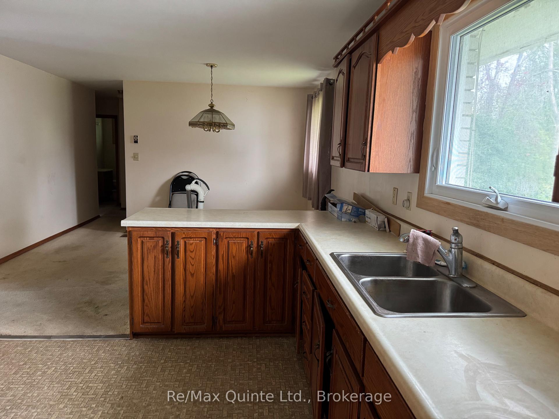 Photo 8 of 20 Ross Avenue, Quinte West, Murray Ward — HOMEH